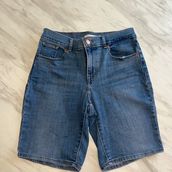 Levi's Women's Denim Bermuda Shorts Size 26 - Picture 6 of 9